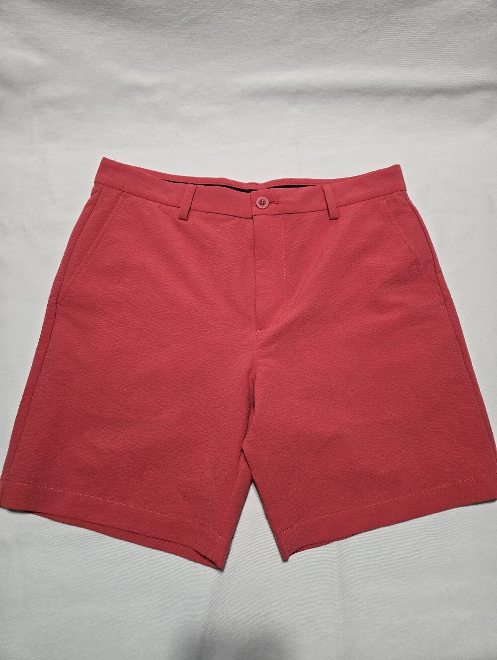 Vineyard Vines Men's Performance Coral Red Shorts sz 33